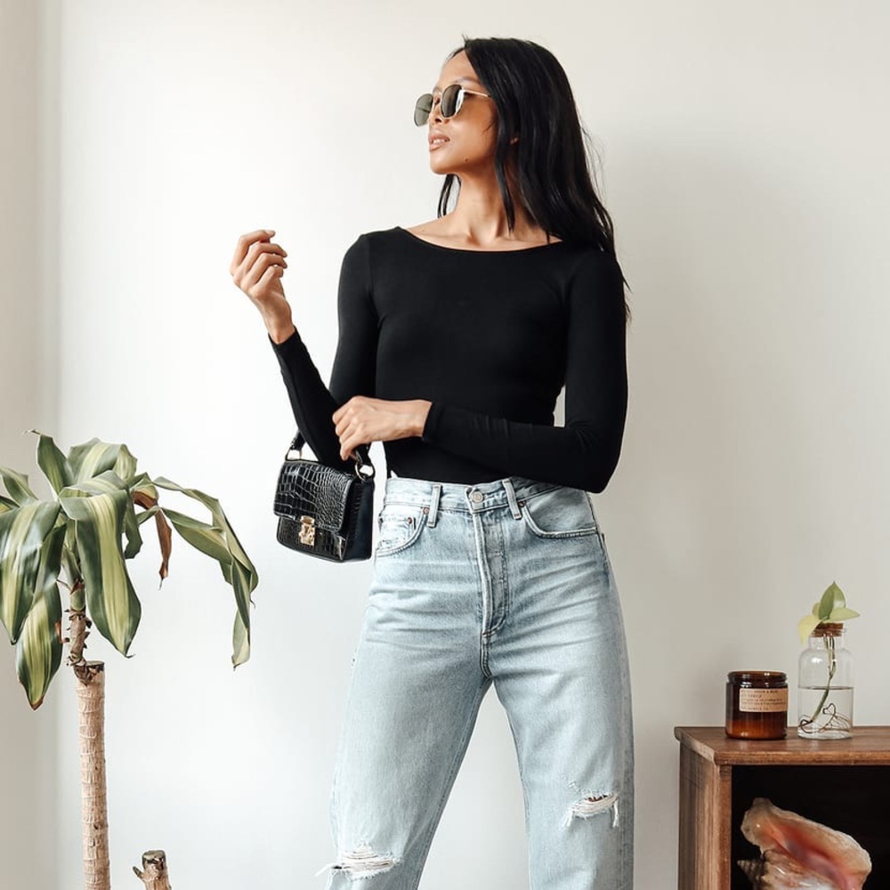 NWOT Lulu’s black long sleeve bodysuit
